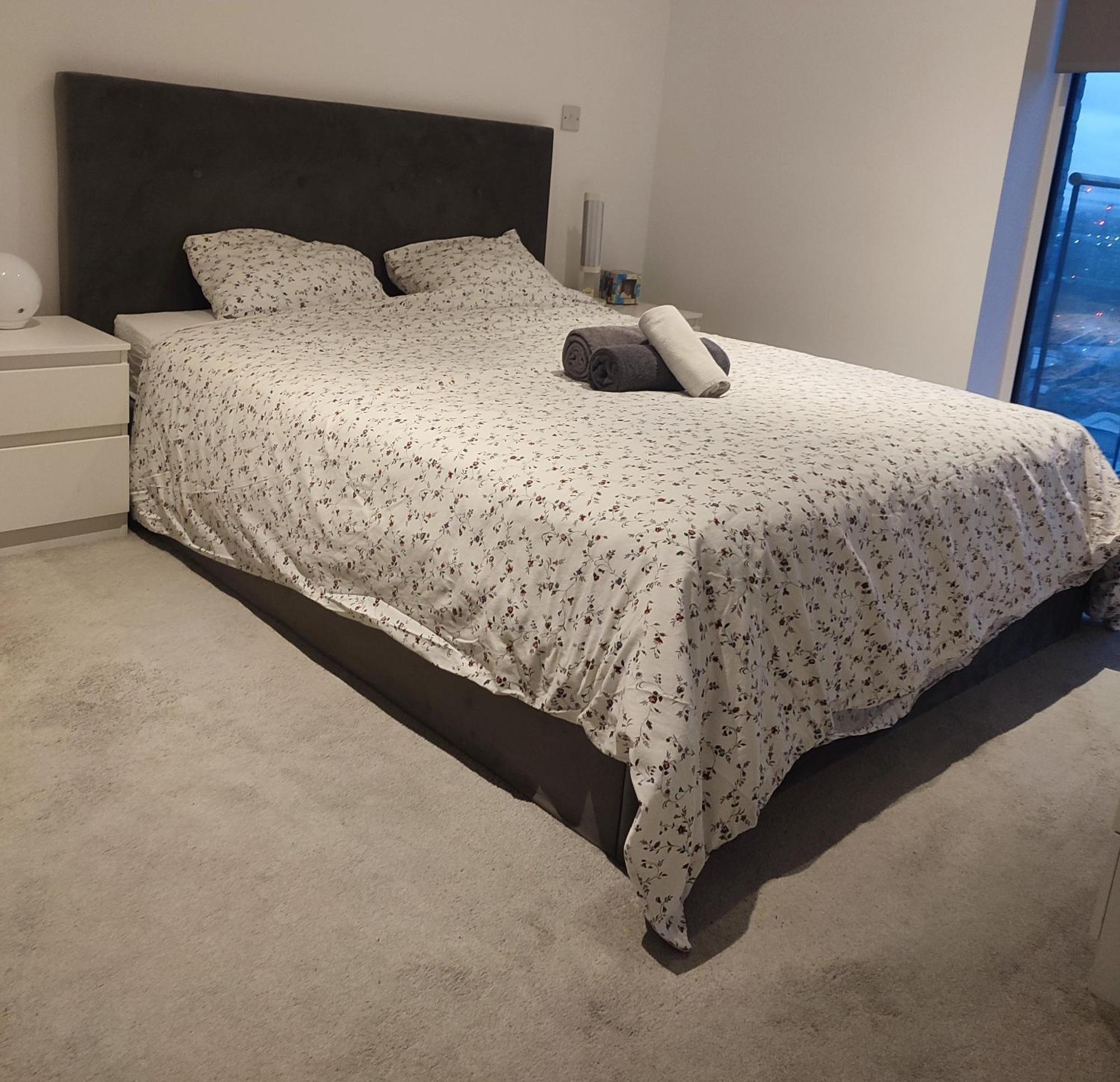 2 Bedroom 2 Bath 1 Ensuite In Roya Asenal Beautiful Views & Parking 런던 외부 사진