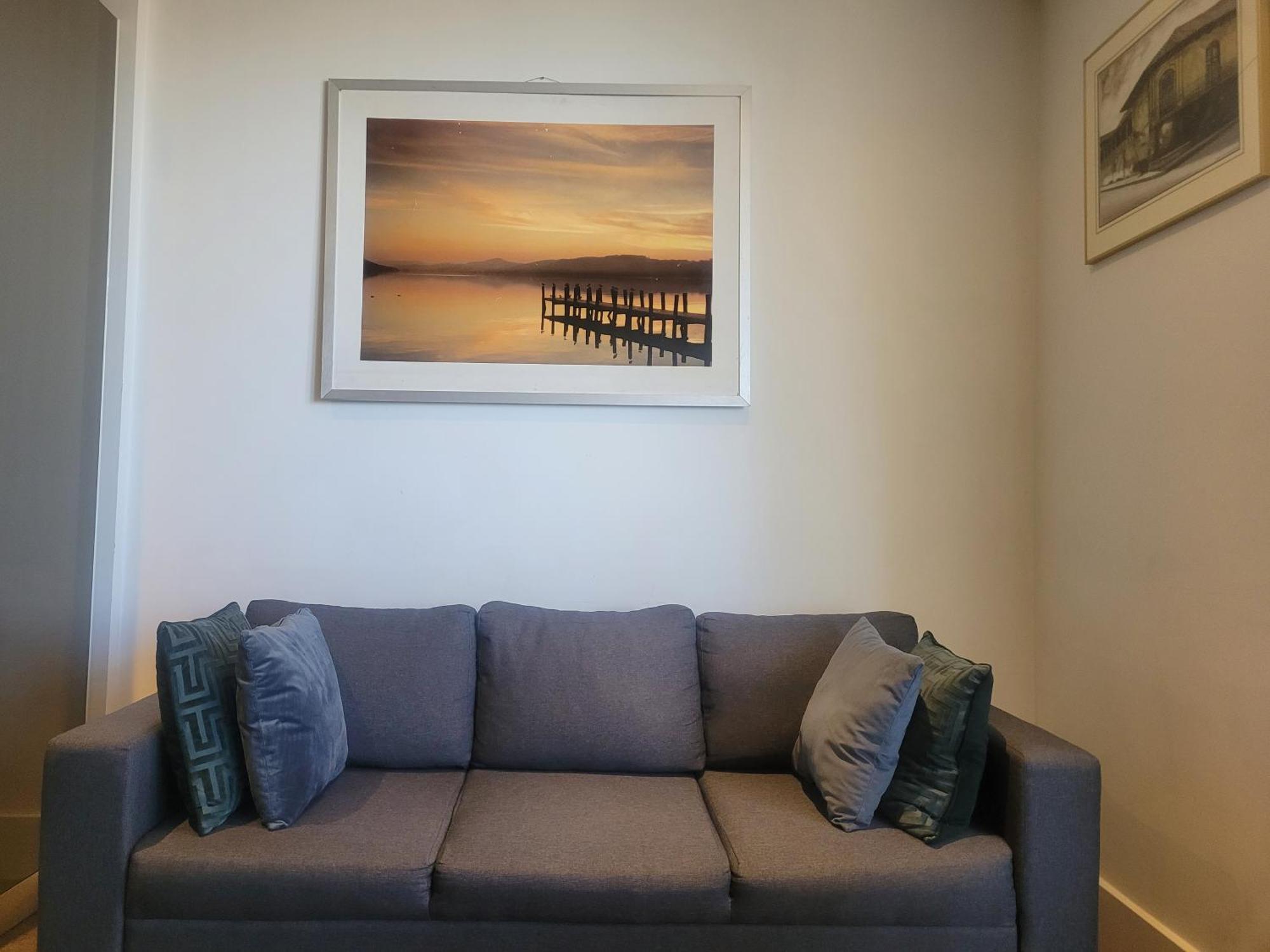 2 Bedroom 2 Bath 1 Ensuite In Roya Asenal Beautiful Views & Parking 런던 외부 사진