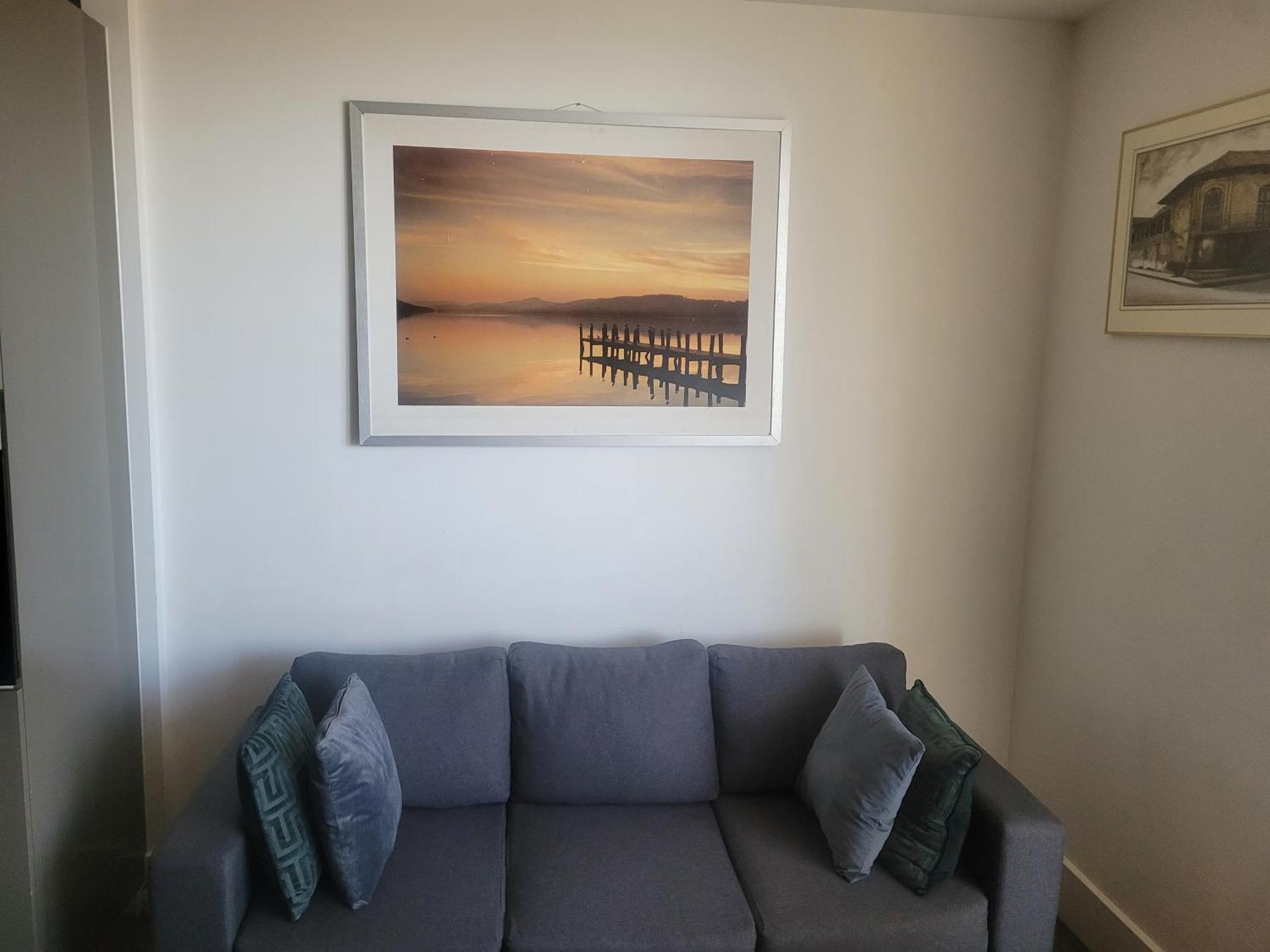 2 Bedroom 2 Bath 1 Ensuite In Roya Asenal Beautiful Views & Parking 런던 외부 사진